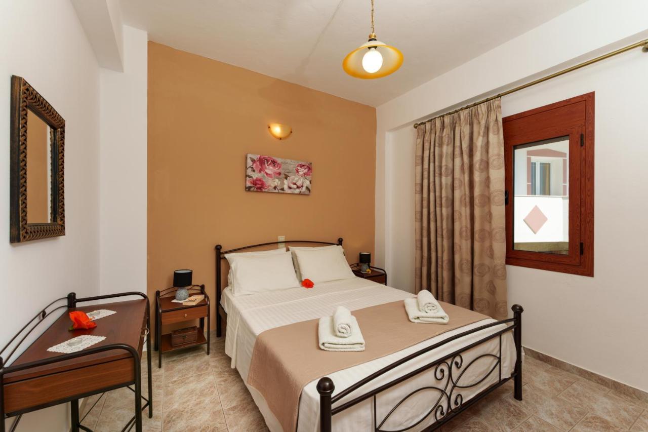 Hara'S Apartments Kastri  Екстериор снимка