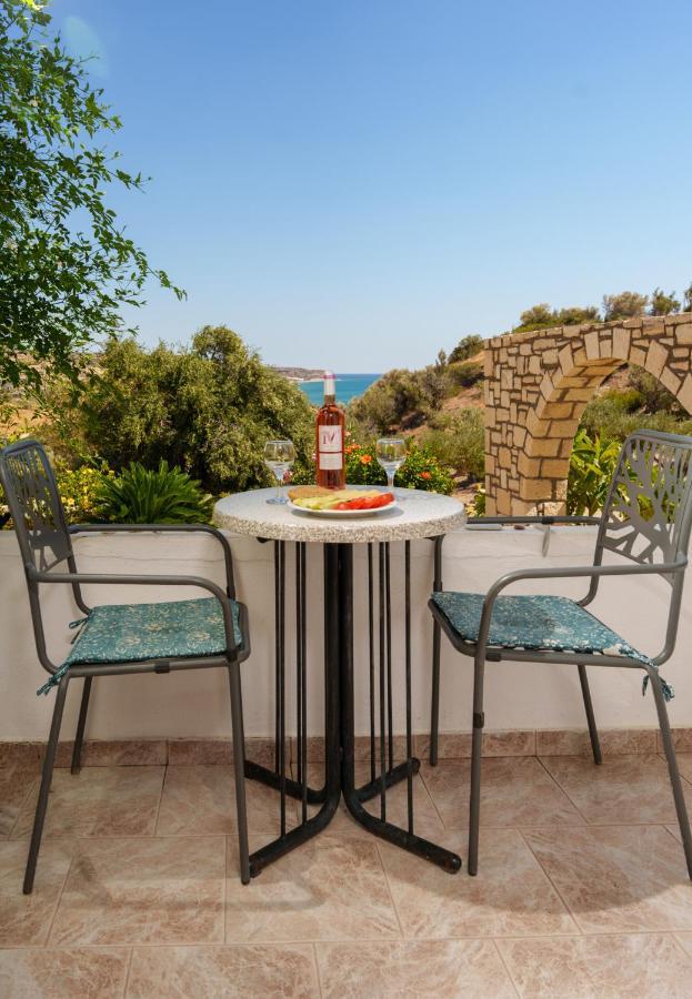 Hara'S Apartments Kastri  Екстериор снимка